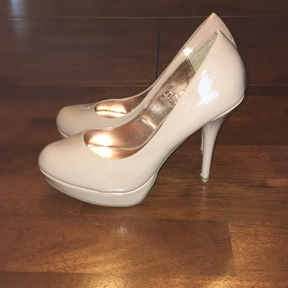 STEVE MADDEN NUDE PATENT LEATHER STILETTO PLATFORM